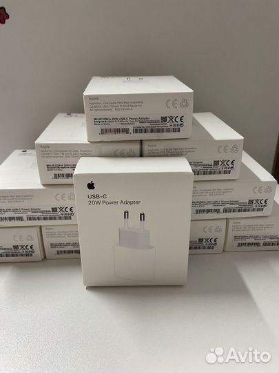 Блок быстрой зарядки iPhone 20w