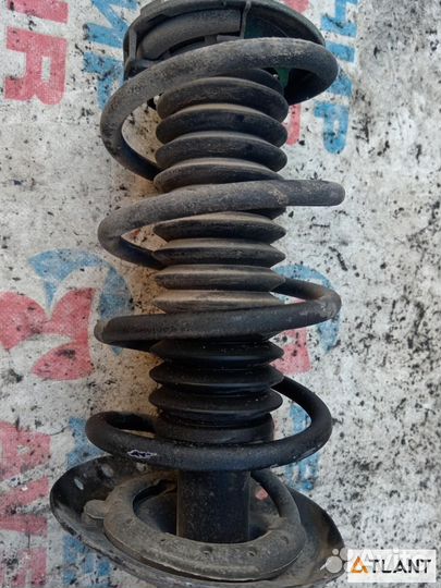 Стойка передняя правая honda grace