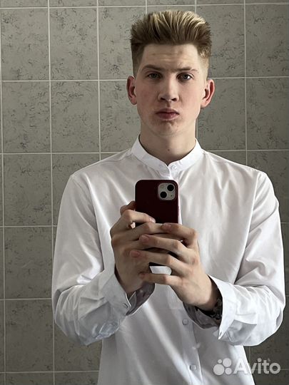 Бармен, диджей, кальянщик