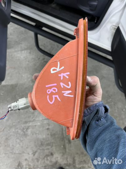 Поворотник Toyota Hilux Surf 185 правый