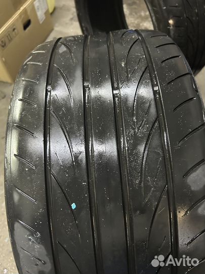 Yokohama Advan Fleva V701 245/40 R18 и 265/35 R18