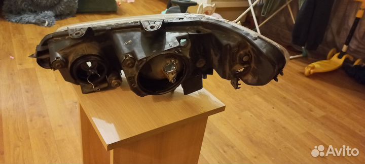 Фара передняя правая