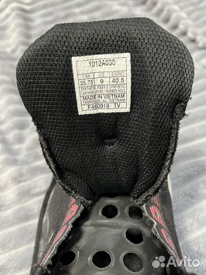 Кроссовки asics