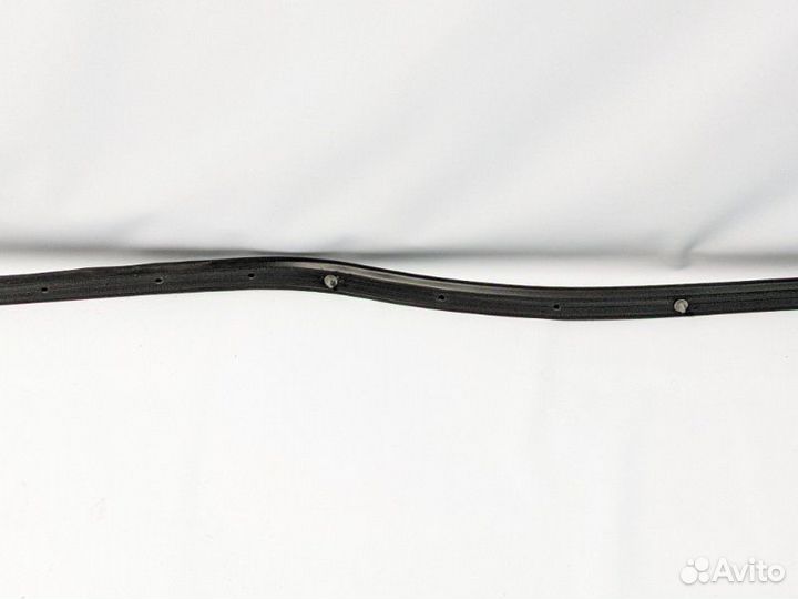 Уплотнитель двери передний левый Opel Astra J