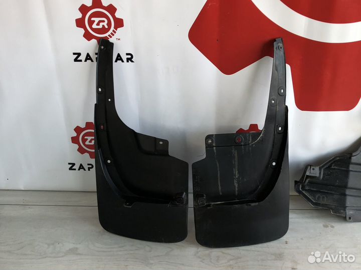 Toyota Land Cruiser 200 Брызговики R/L