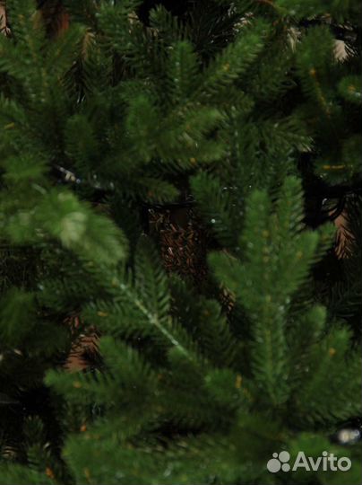 Искусственная елка новая с гаранитей