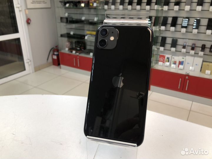 iPhone 11, 64 ГБ