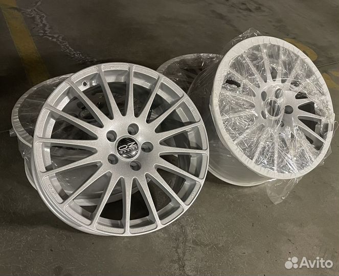 OZ Racing Superturismo GT 8x18/5x112 ET35