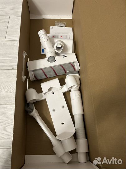 Вертикальный беспроводной пылесос dreame