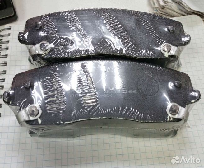 Колодки тормозные перед chrysler 300C 2005-2009