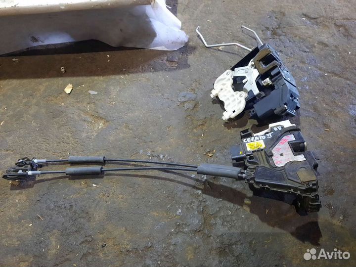 Замок передний правый kia cerato 2