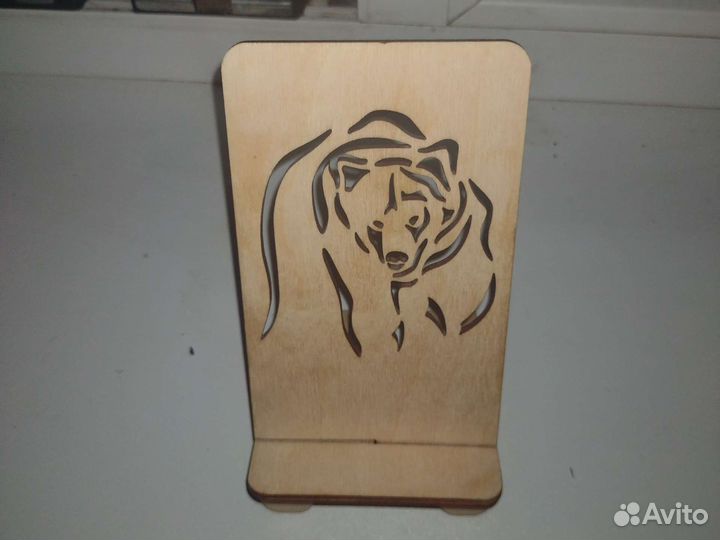 Подставка для телефона из дерева