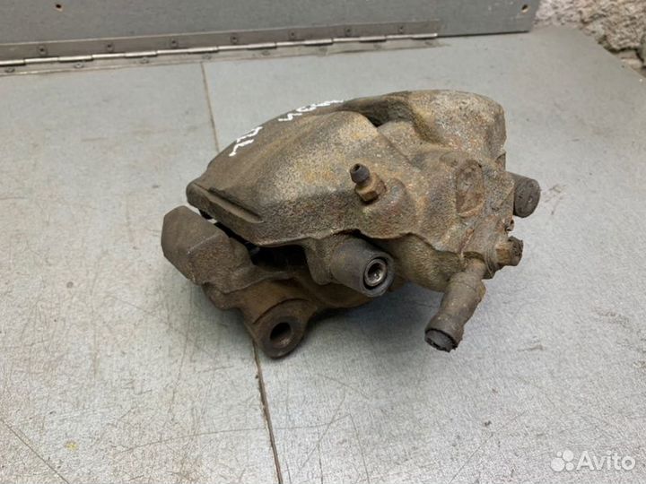 Суппорт передний левый Volkswagen Caddy 3 1.9 BLS