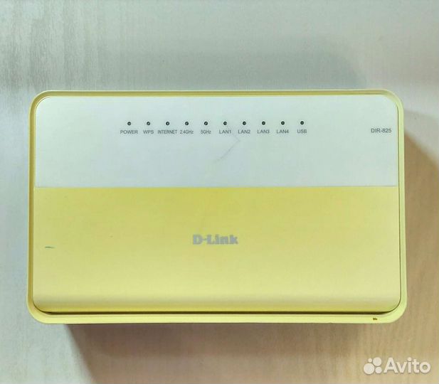 Wi-Fi роутер D-Link DIR-825