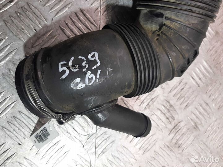 Патрубок для Volkswagen Golf 6 3C0129654