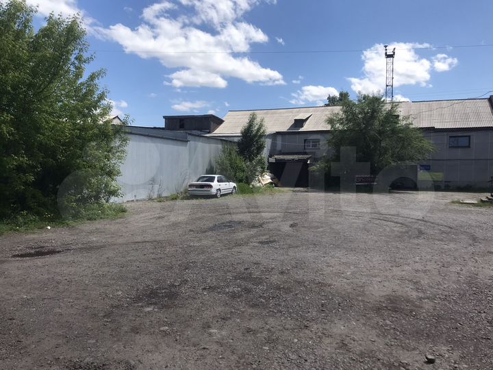 Свободное назначение 1550 м² земли 3300 м²