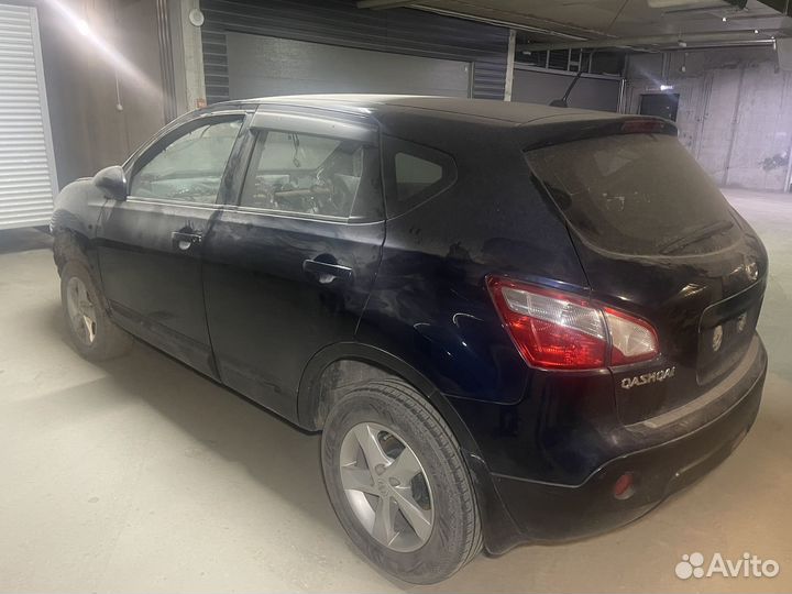 Nissan Qashqai 2.0 CVT, 2012, битый, 165 000 км