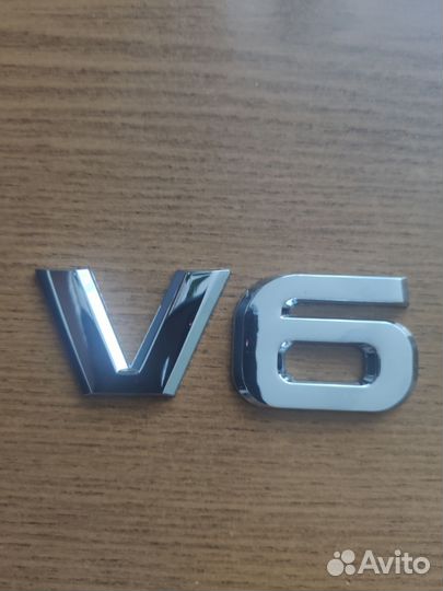Эмблема V6 хром