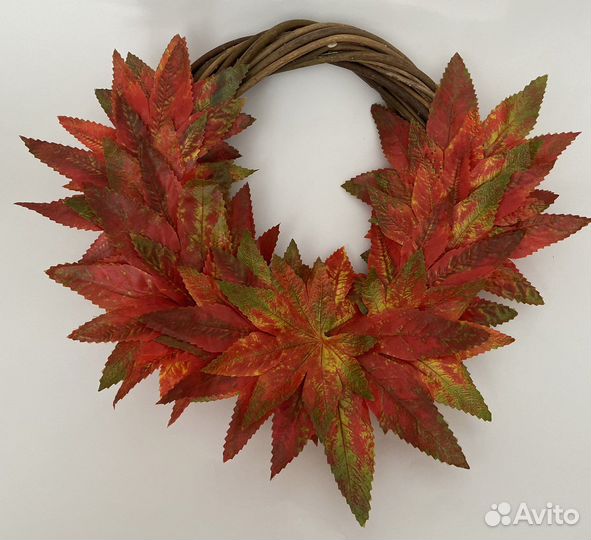 Венок декоративный