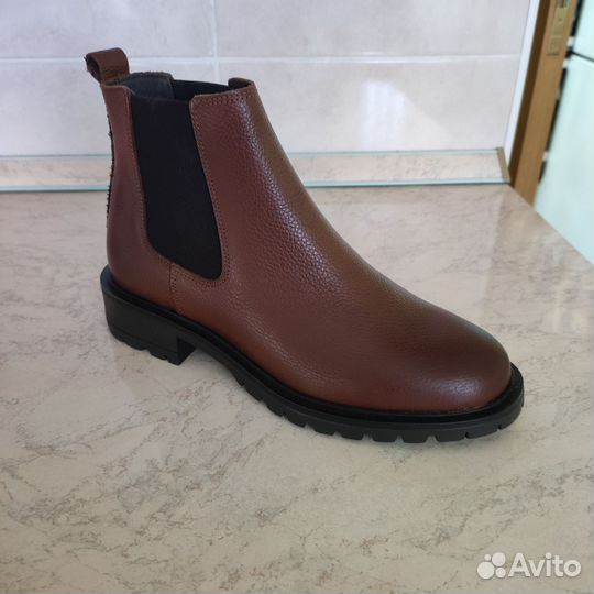 Ботинки женские размер 35