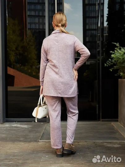 Костюм новый 50-54 женский брючный
