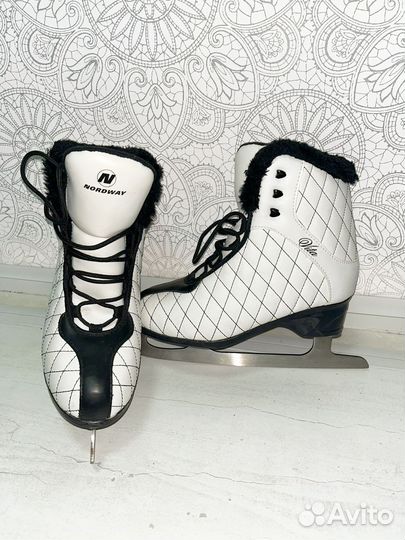 Коньки женские 38 размер