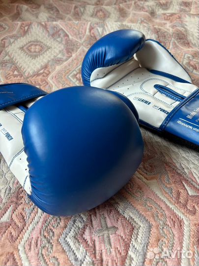 Боксерские перчатки