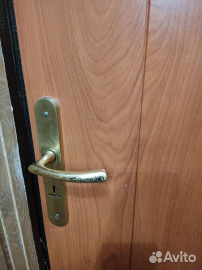 Дверь входная металлическая левая бу