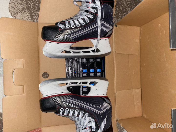 Коньки хоккейные