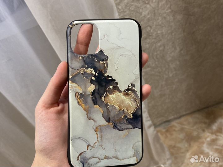 Чехол на iPhone 11