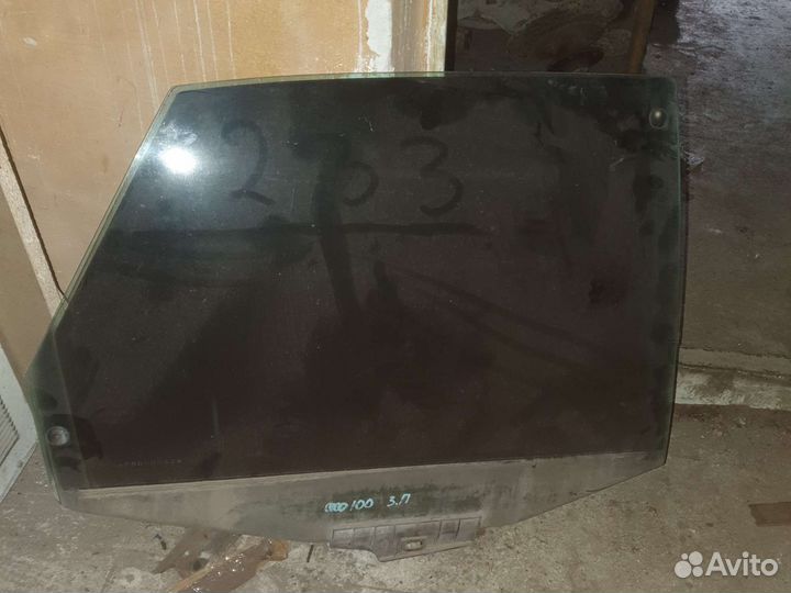 Стекло двери задней Ауди 100 С4