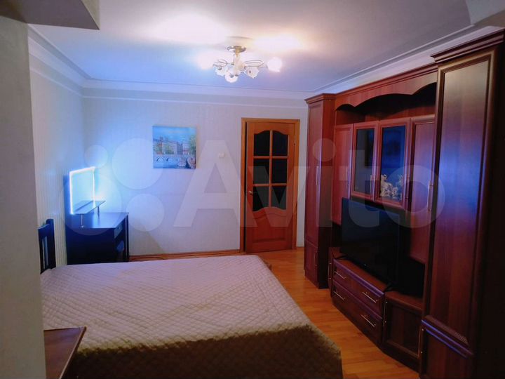 2-к. квартира, 77 м², 4/6 эт.