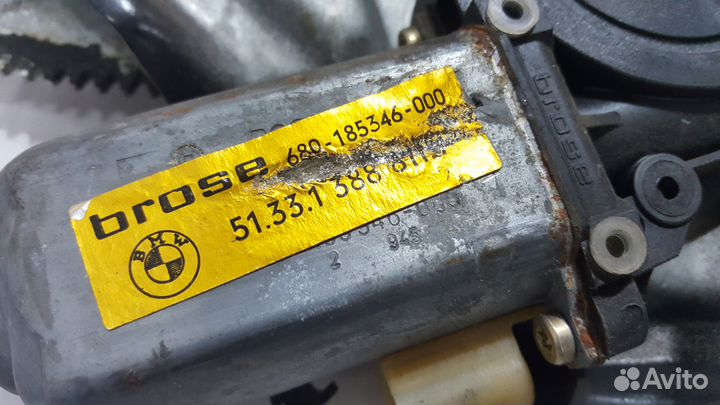 Стеклоподъемник передний левый на BMW E32
