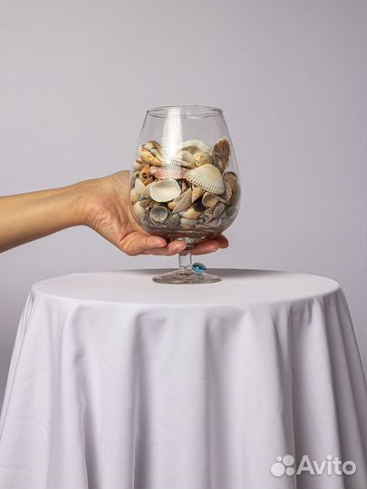 Декоративная ваза-бокал с ракушками