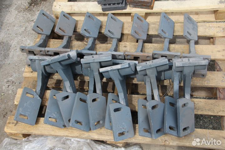 Рычаги боковые бетоносмесителя JS500