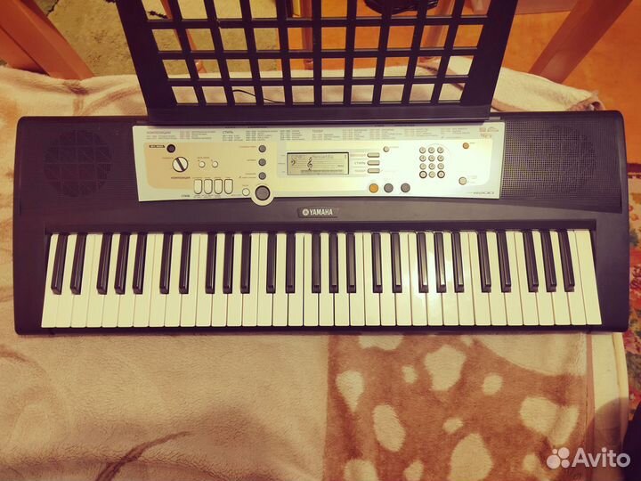 Синтезатор Yamaha psr200