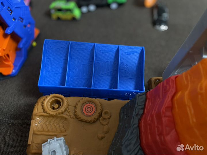 Hot wheels вулкан