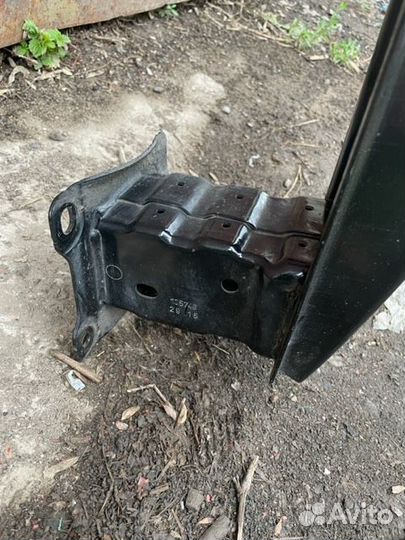 Усилитель заднего бампера