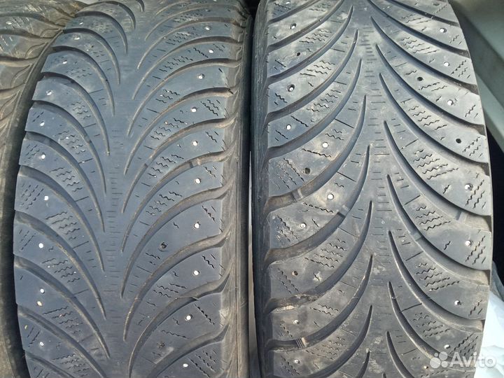 Sava Eskimo Stud 215/65 R16 98T