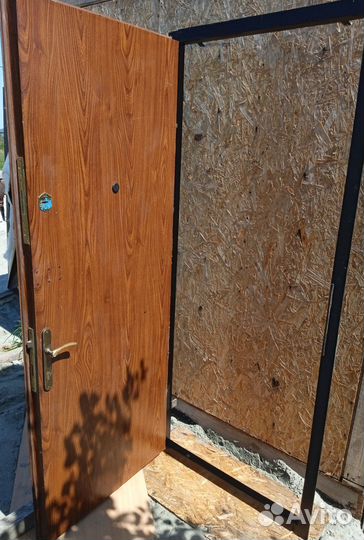 Дверь входная металлическая