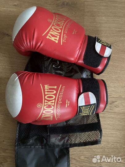 Боксерские перчатки