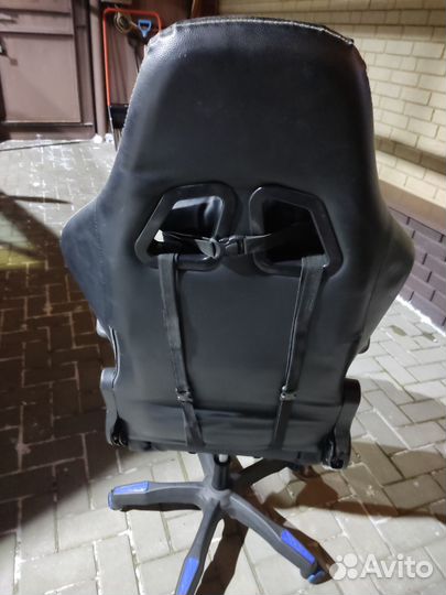 Игровое компьютерное кресло