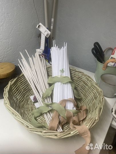 Корзина плетеная из бумажной лозы