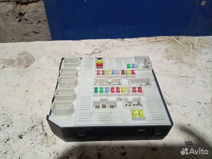 Блок предохранителей Renault Megane 3 2011