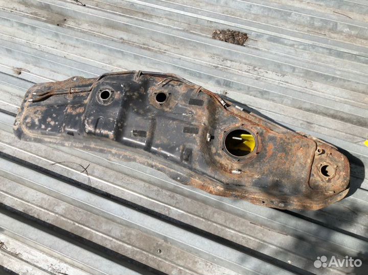 Бак топливный Mitsubishi Pajero 3 6G74 6G72 6G75