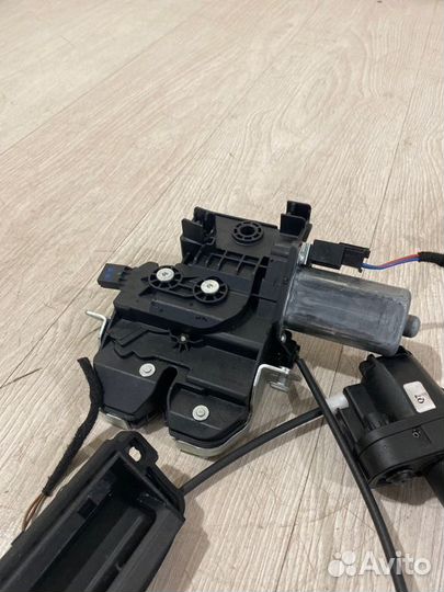 Замок багажника Mercedes Benz S500L W221 M273.961