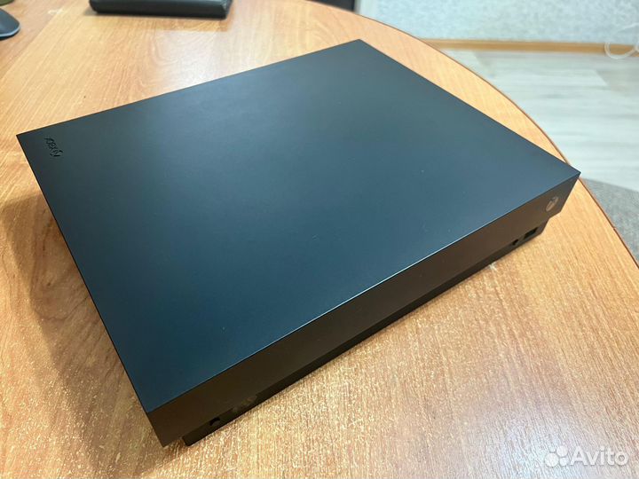 Xbox one x 1tb