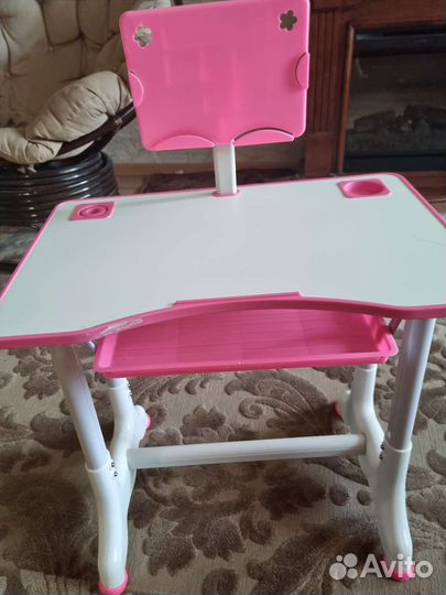 Стол. Парта