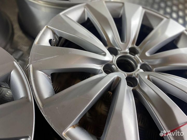 Комплект литых дисков R18x8.5 5x112