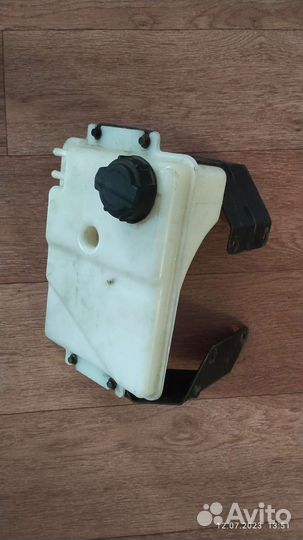 Бачок расширительный газ 31105 Волга (с крепл-м)